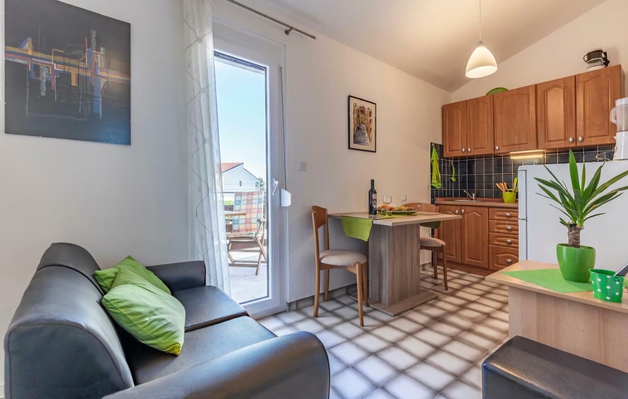 Apartment Denis メドゥリン エクステリア 写真