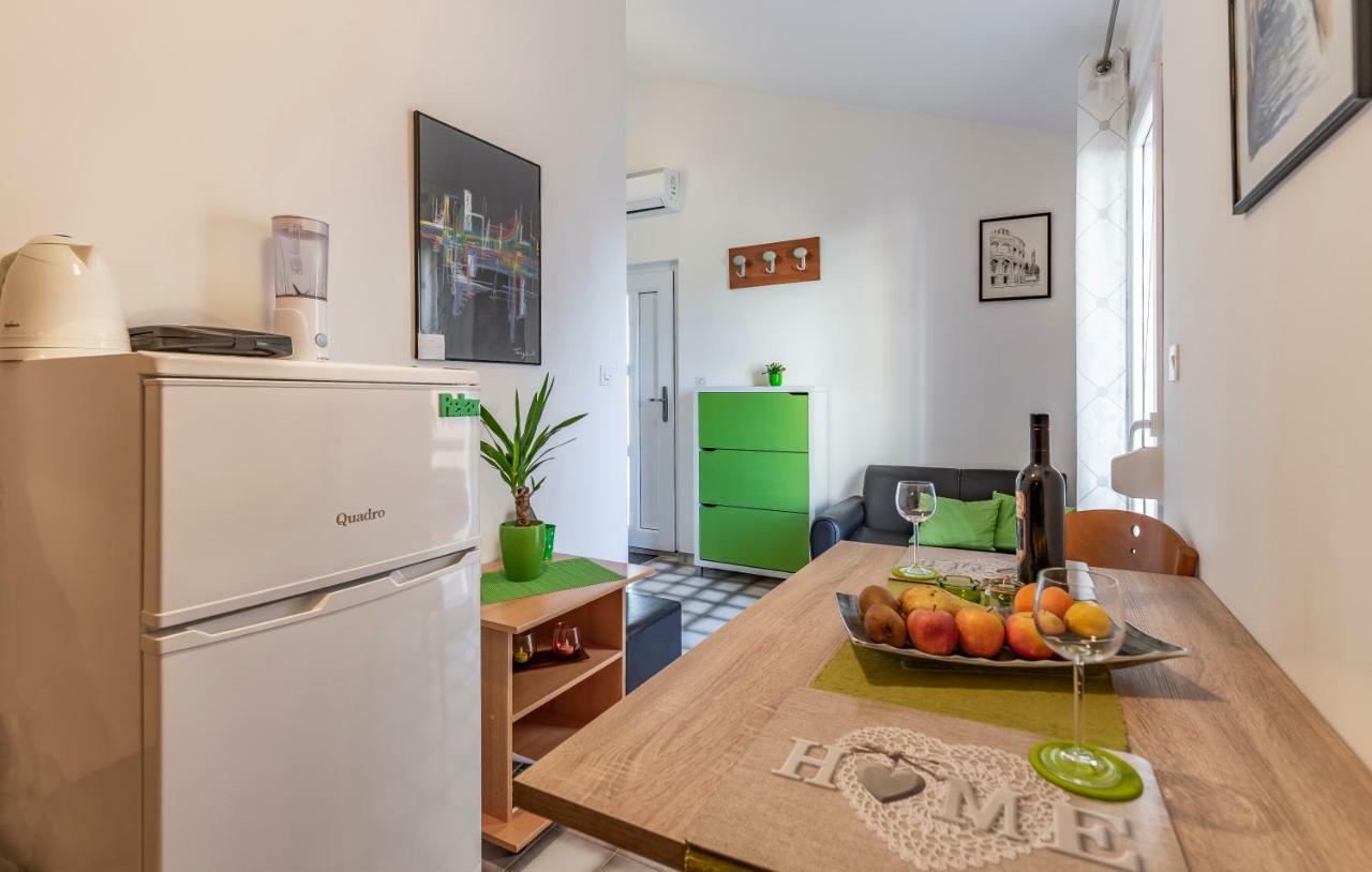 Apartment Denis メドゥリン エクステリア 写真